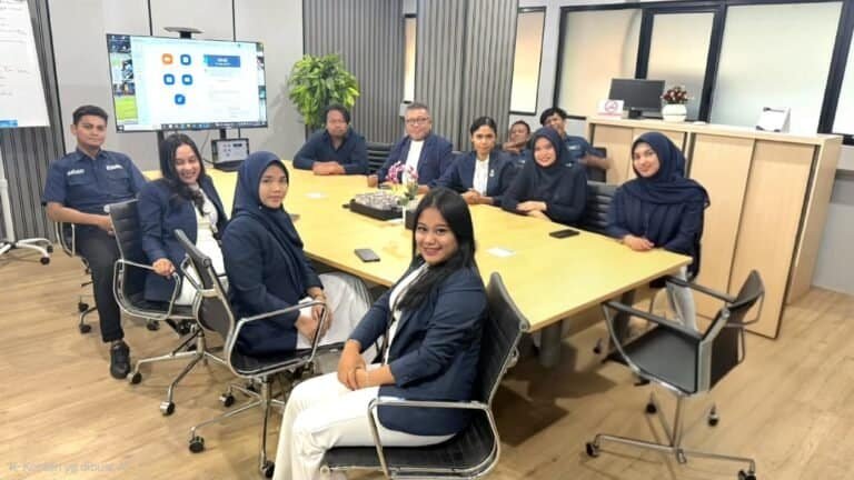 Tim profesional Ascom di kantor Virtual Office Jakarta